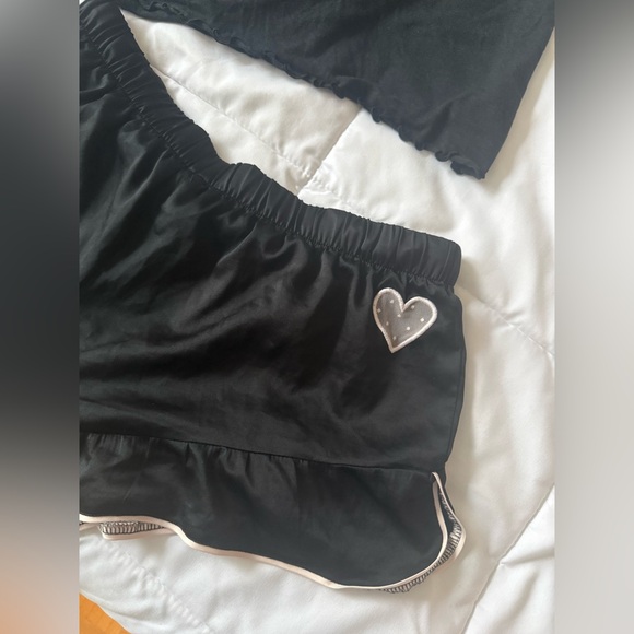 VICTORIA'S SECRET Black Heart Mesh Tee & Satin Ruffle Shorts Pajama Set | SIZE M - Picture 3 of 3